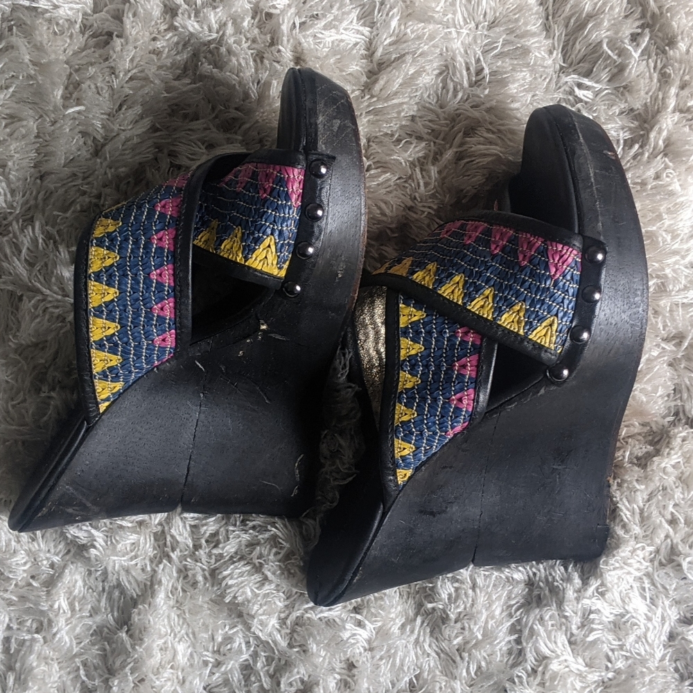 MOVING SALE! DIANE VON FURSTENBERG Wedges - Picture 6 of 9